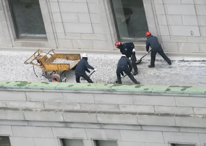 دولت فدرال طرح قانونی سازی گسترده مهاجران غیرقانونی را کنار می‌گذارد